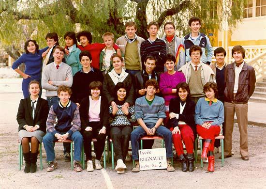 r_1983-1984_2de 1.jpg - Lycée Regnault - TANGER / MAROC - Année scolaire: 1983-84 -Classe : 2de 1 Photo fournie par Fabrice DOMINGO  De gauche à droite Assis : mlle ROSER, Jean-Patrice AUGIER, Hélène LAMBERT, Myriam BOHI, Noureddine SAOUD, Mounia MASMOUDI, Reina CASTIEL Debout 2ème rang : Alain LEONETTI, Fabrice DOMINGO, Virginia DROZDOFF, Monsieur ISAMBERT, Françoise LEBARSE, Eric ATTIAS, Ali RGHIOUI, Monsieur HASSENFORDER En haut : Fanny CASTIEL, Maria PINERO, Hyam OUMERA, Leila HAMDOUCHI, Laurence FLORET, Luc DUPUY, Ivan MELJAC, Faouzi SARI-HASSOUN, Kamal BENJELLOUN 